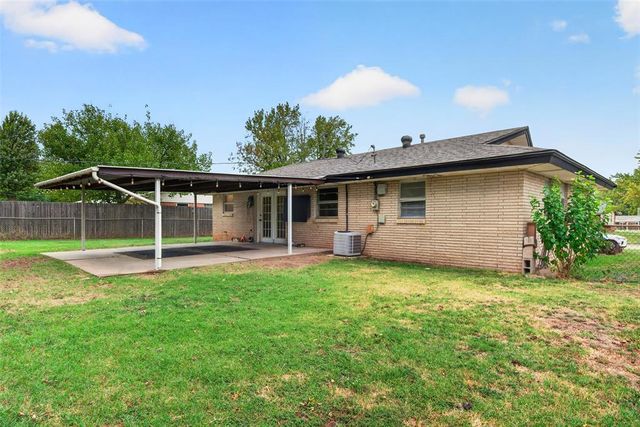 212 Vine Street, Yukon, OK 73099