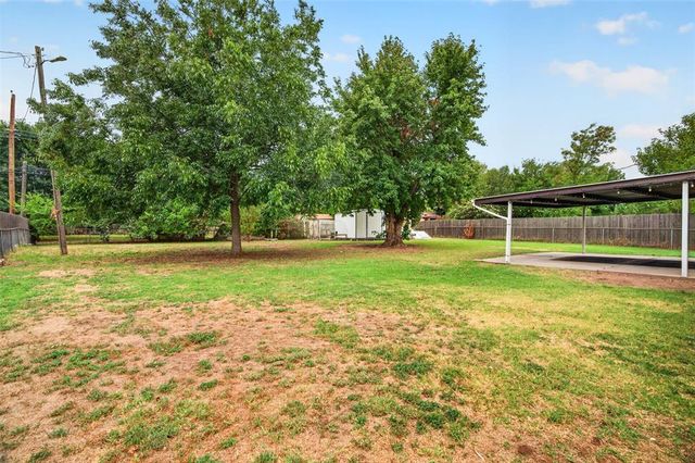 212 Vine Street, Yukon, OK 73099