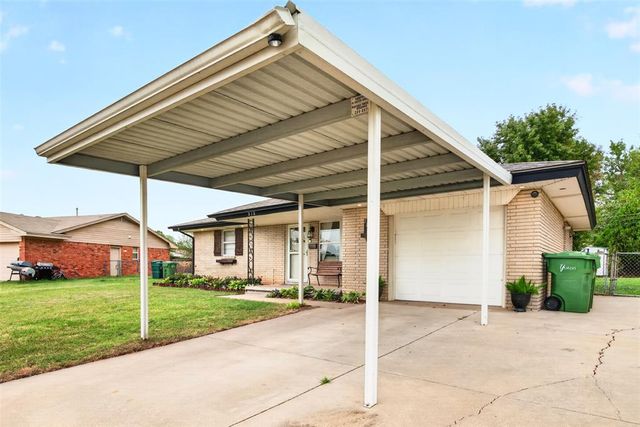 212 Vine Street, Yukon, OK 73099