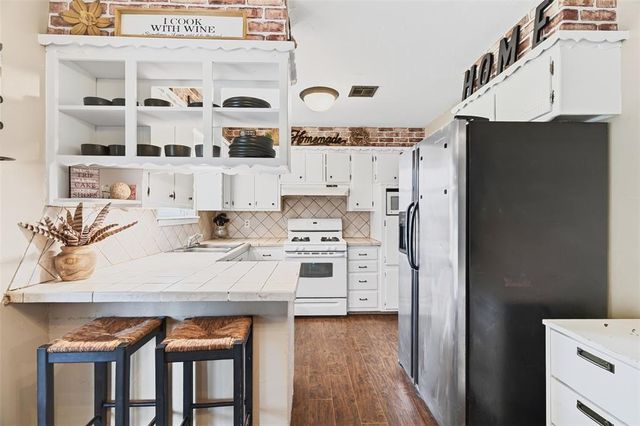 212 Vine Street, Yukon, OK 73099