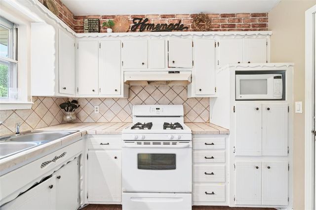 212 Vine Street, Yukon, OK 73099