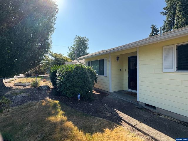 4842 Swegle Rd NE, Salem, OR 97301