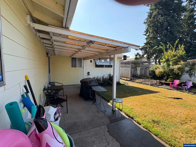 4842 Swegle Rd NE, Salem, OR 97301