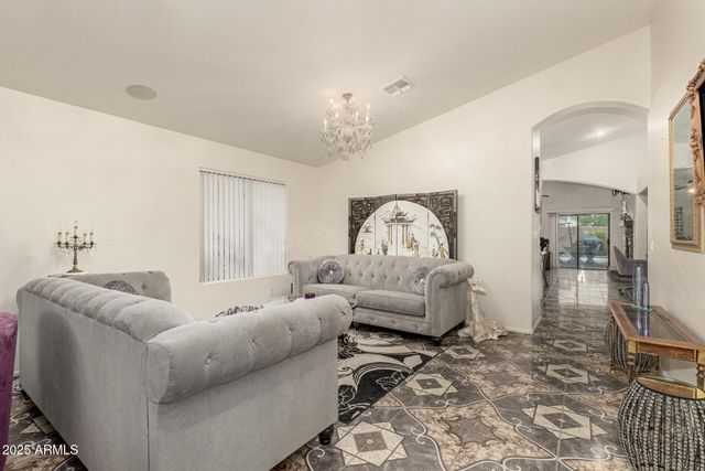 837 E DRY CREEK Road, San Tan Valley, AZ 85143