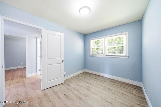 6903 Dunkirk Ln, Louisville, KY 40272