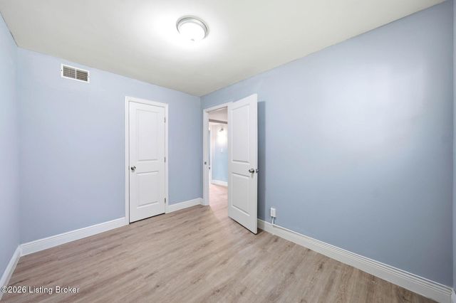 6903 Dunkirk Ln, Louisville, KY 40272