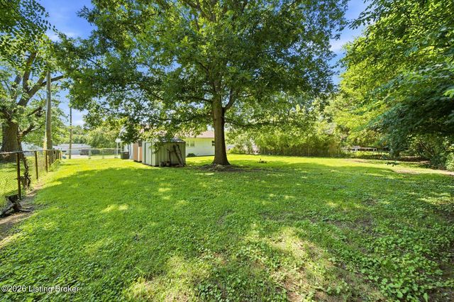 6903 Dunkirk Ln, Louisville, KY 40272
