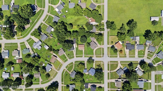 6903 Dunkirk Ln, Louisville, KY 40272