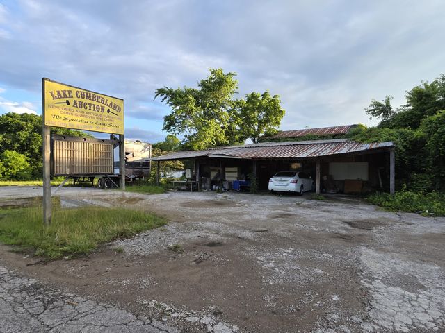 10279 S Hwy 27, Burnside, KY 42519