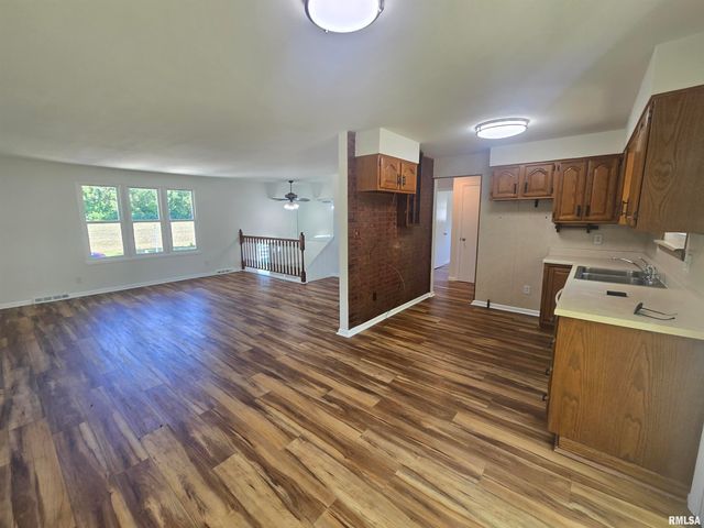 1149 PERRY Street, East Peoria, IL 61611