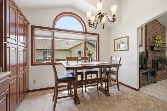 30 COUNTRY CLUB COURT, Fond Du Lac, WI 54935