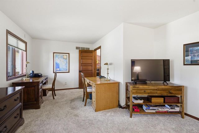 30 COUNTRY CLUB COURT, Fond Du Lac, WI 54935