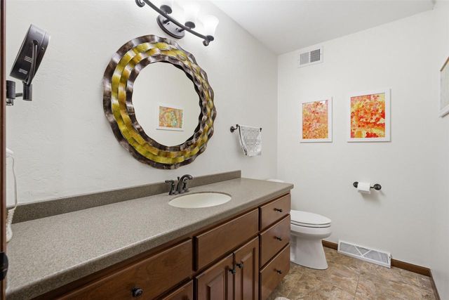 30 COUNTRY CLUB COURT, Fond Du Lac, WI 54935