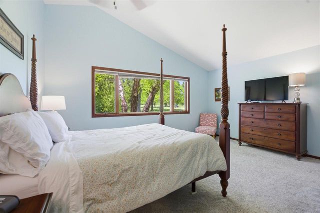 30 COUNTRY CLUB COURT, Fond Du Lac, WI 54935