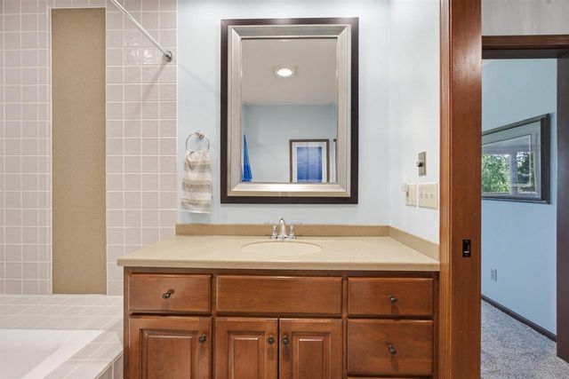 30 COUNTRY CLUB COURT, Fond Du Lac, WI 54935