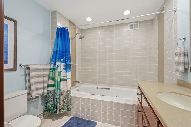 30 COUNTRY CLUB COURT, Fond Du Lac, WI 54935