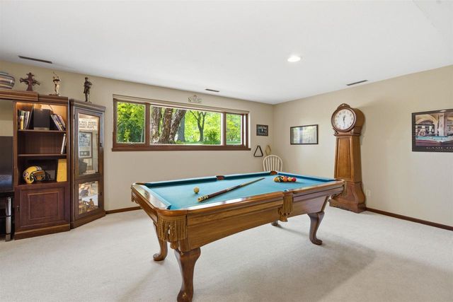 30 COUNTRY CLUB COURT, Fond Du Lac, WI 54935