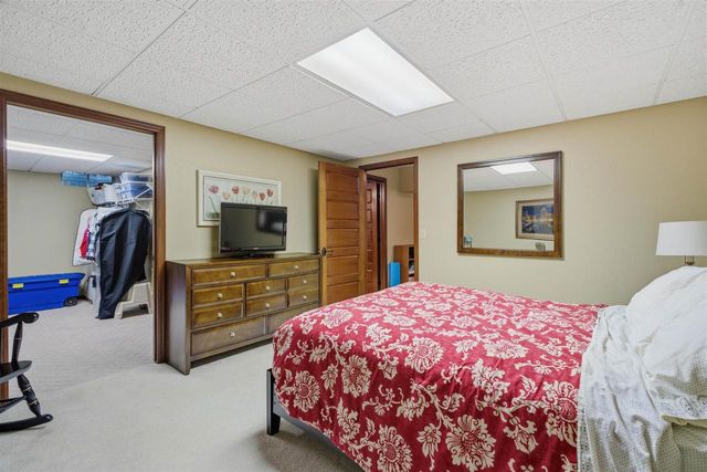 30 COUNTRY CLUB COURT, Fond Du Lac, WI 54935