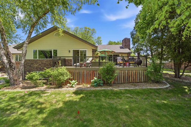 30 COUNTRY CLUB COURT, Fond Du Lac, WI 54935