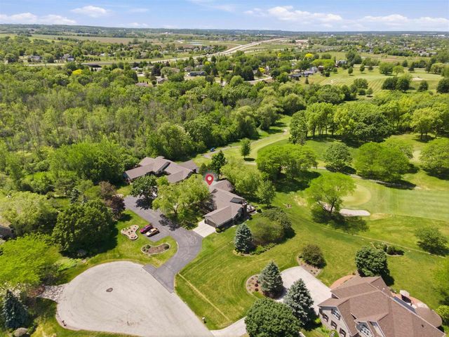 30 COUNTRY CLUB COURT, Fond Du Lac, WI 54935
