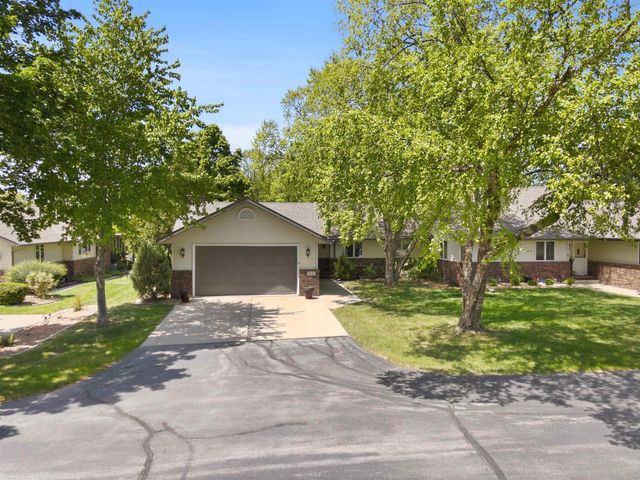 30 COUNTRY CLUB COURT, Fond Du Lac, WI 54935