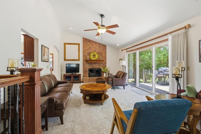 30 COUNTRY CLUB COURT, Fond Du Lac, WI 54935