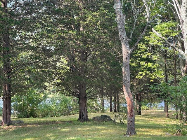 18 Town Landing Rd, Berkley, MA 02779