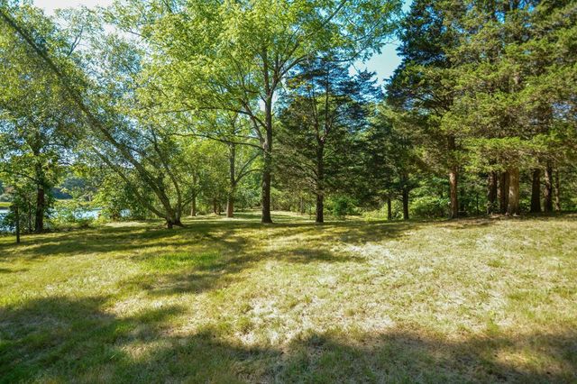 18 Town Landing Rd, Berkley, MA 02779
