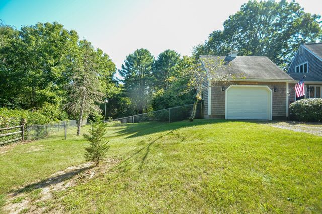 18 Town Landing Rd, Berkley, MA 02779