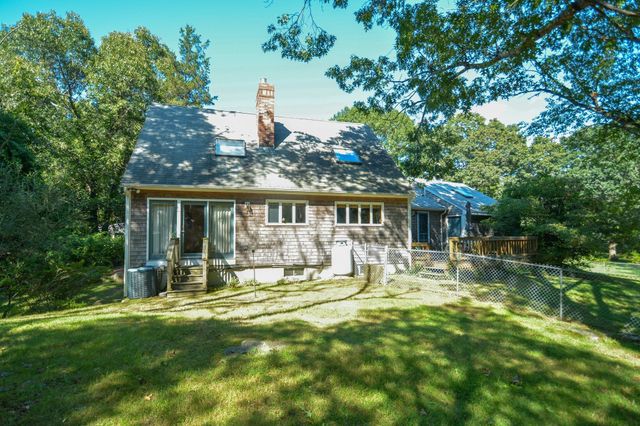 18 Town Landing Rd, Berkley, MA 02779