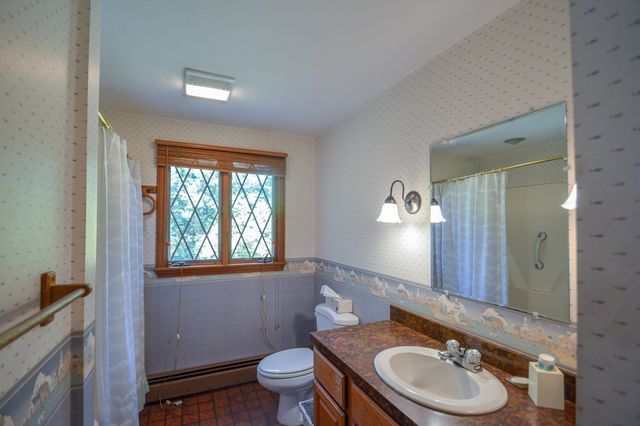 18 Town Landing Rd, Berkley, MA 02779