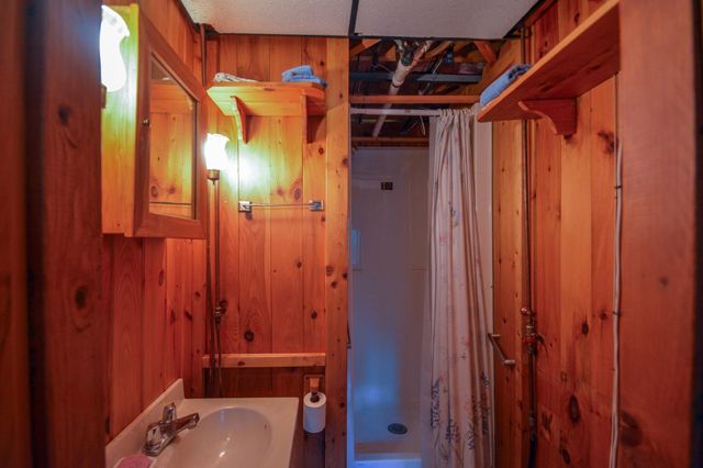 18 Town Landing Rd, Berkley, MA 02779