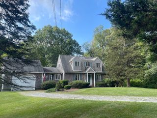 18 Town Landing Rd, Berkley, MA 02779