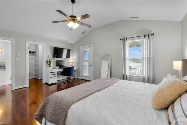 2700 Gaston LN, Virginia Beach, VA 23456