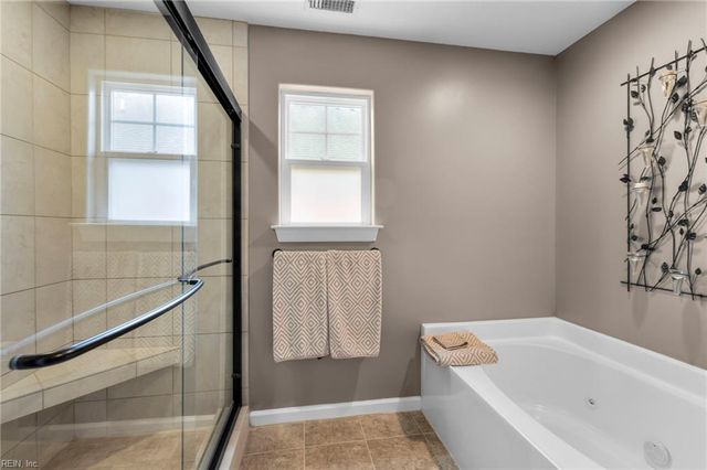 2700 Gaston LN, Virginia Beach, VA 23456