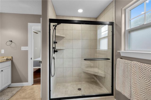2700 Gaston LN, Virginia Beach, VA 23456