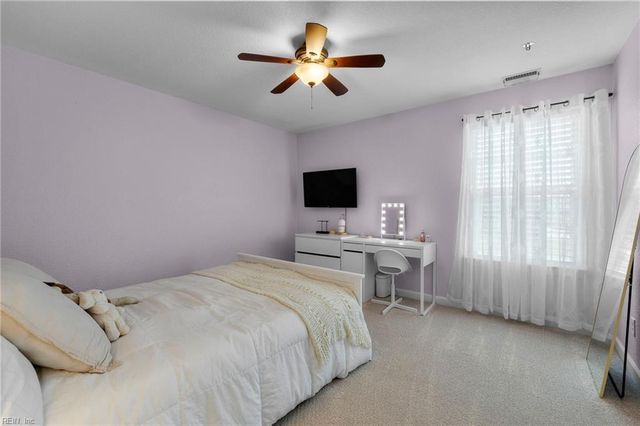 2700 Gaston LN, Virginia Beach, VA 23456