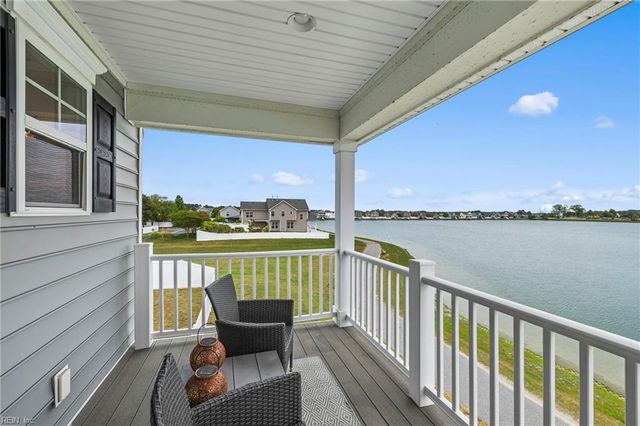 2700 Gaston LN, Virginia Beach, VA 23456