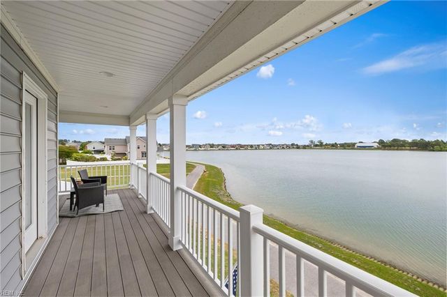 2700 Gaston LN, Virginia Beach, VA 23456
