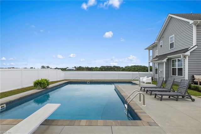 2700 Gaston LN, Virginia Beach, VA 23456