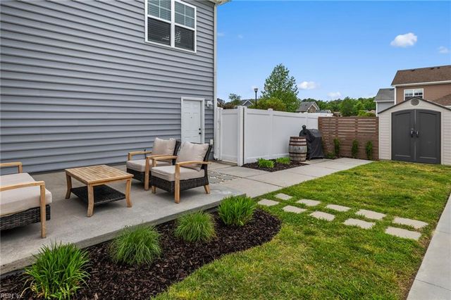 2700 Gaston LN, Virginia Beach, VA 23456
