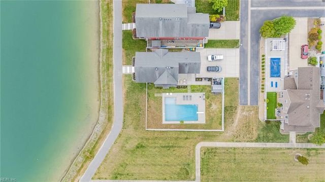 2700 Gaston LN, Virginia Beach, VA 23456