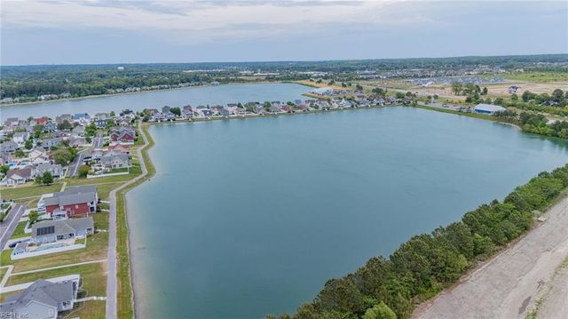 2700 Gaston LN, Virginia Beach, VA 23456