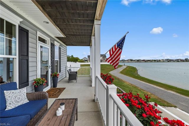 2700 Gaston LN, Virginia Beach, VA 23456