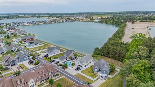 2700 Gaston LN, Virginia Beach, VA 23456