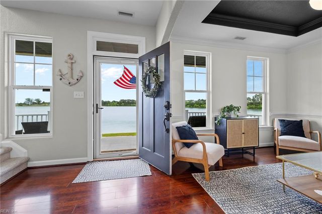 2700 Gaston LN, Virginia Beach, VA 23456