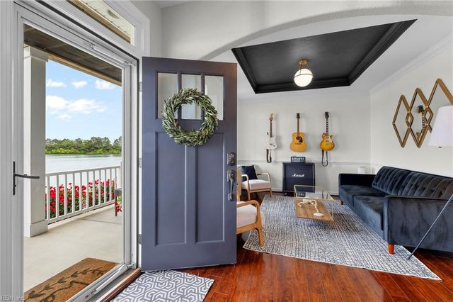 2700 Gaston LN, Virginia Beach, VA 23456