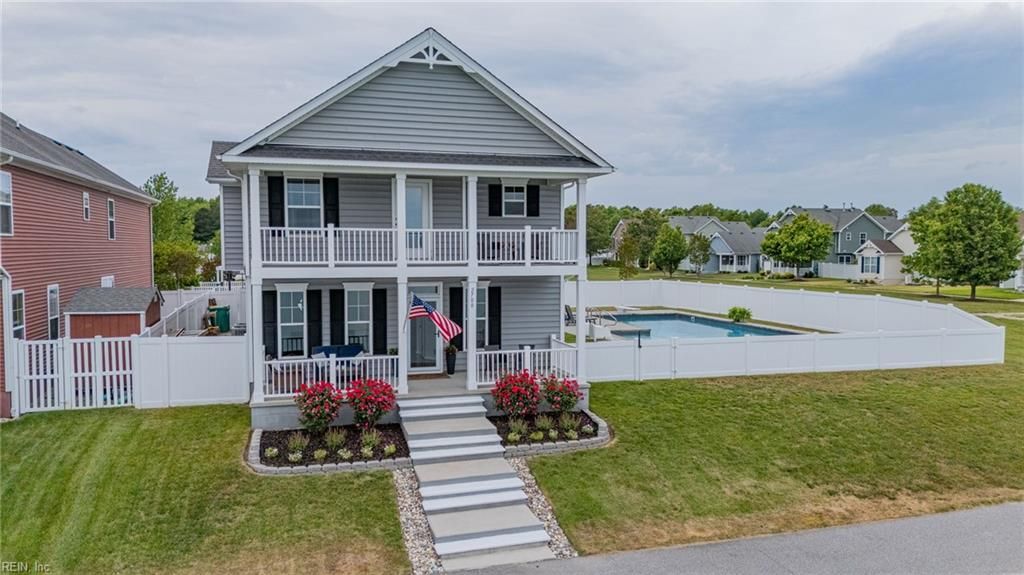 2700 Gaston LN, Virginia Beach, VA 23456