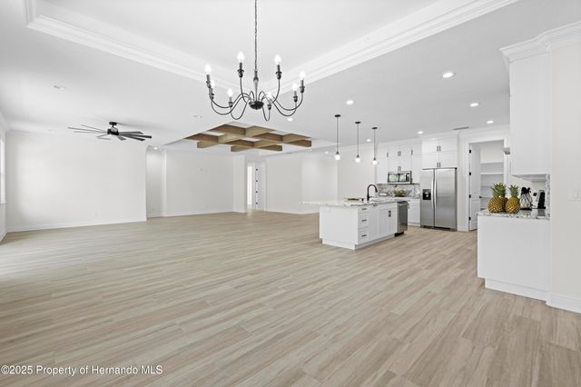 18130 Parrot Road, Weeki Wachee, FL 34614