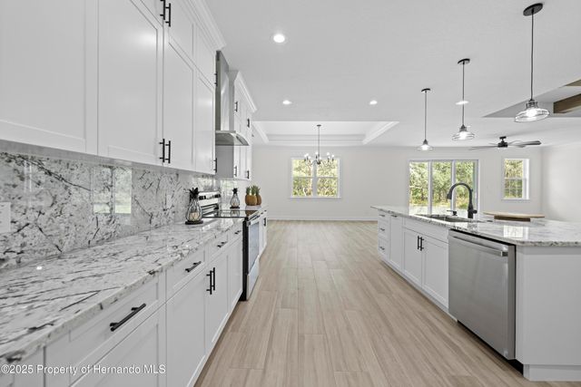 18130 Parrot Road, Weeki Wachee, FL 34614